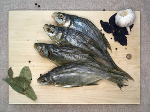 Рыцарское мясо олень: Густера вяленая