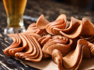 Ведро Ржаные гренки с малосольным огурчиком: Ресторанные гренки со вкусом стейка